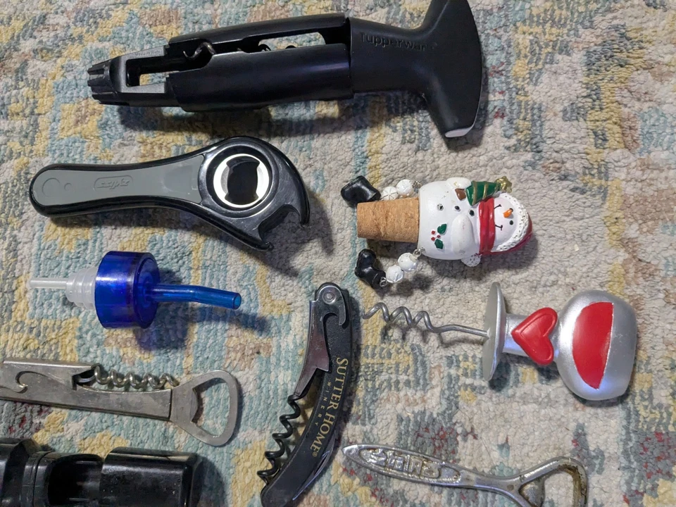 Cork Screw Lot Tupperware Wine Stopper Harrah's VTG Ob Beer Japan Sutter Home - Image 3 of 4