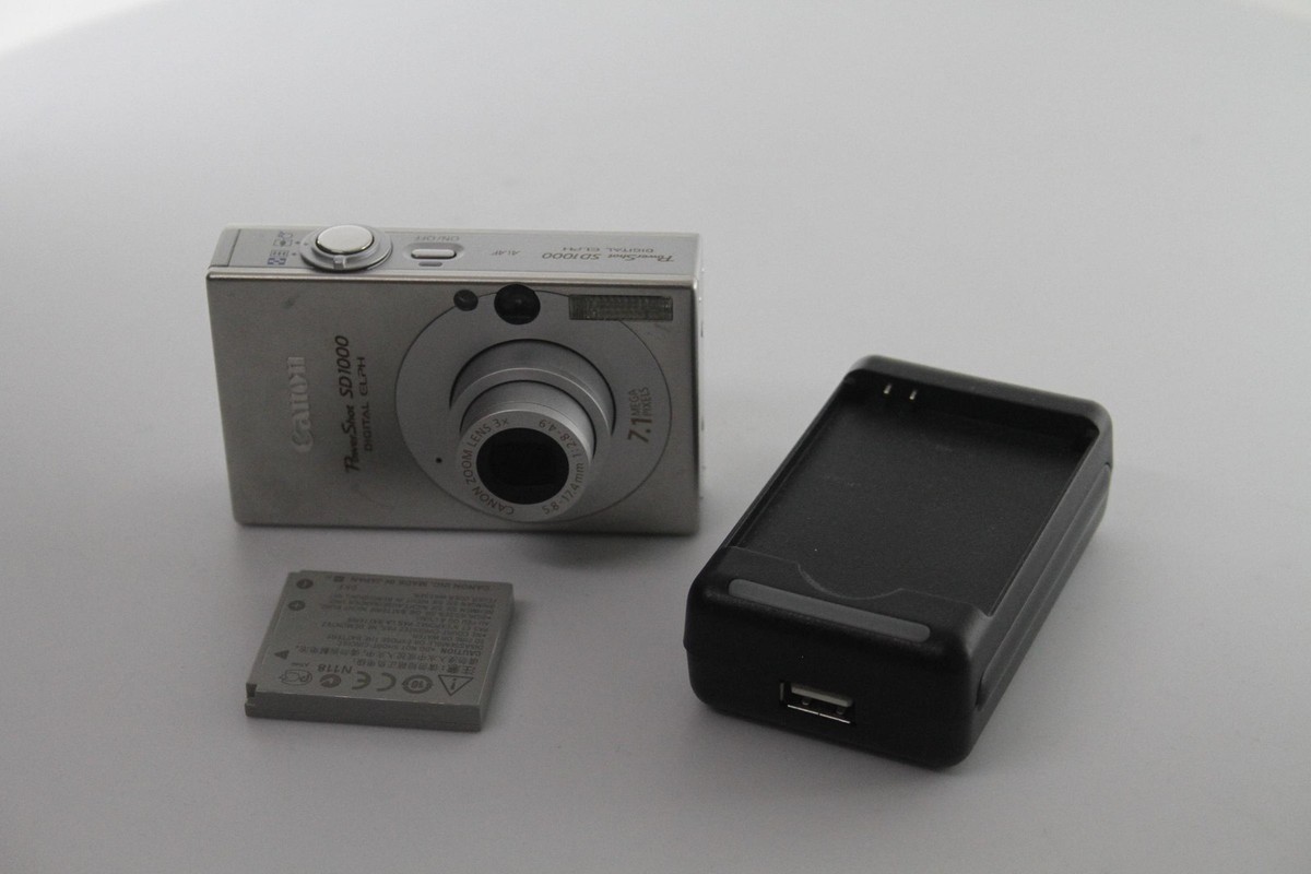 Canon PowerShot SD1000 Digital Elph IXUS 70 Photo Camera - Silver