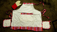 4 Piece Kitchen Cook BBQ Set Apron, 2 Pot Holder, Oven Mitt Glove Mitten NEW
