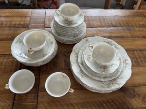 Theodore Haviland Rosalinde New York China 5 Six Piece Place Settings