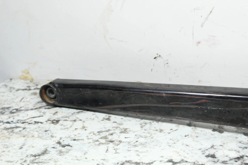 Yamaha Mountain Max 700 1998 brazo de arrastre derecho 8CS-2382F-02-00 Foto 4 de 4