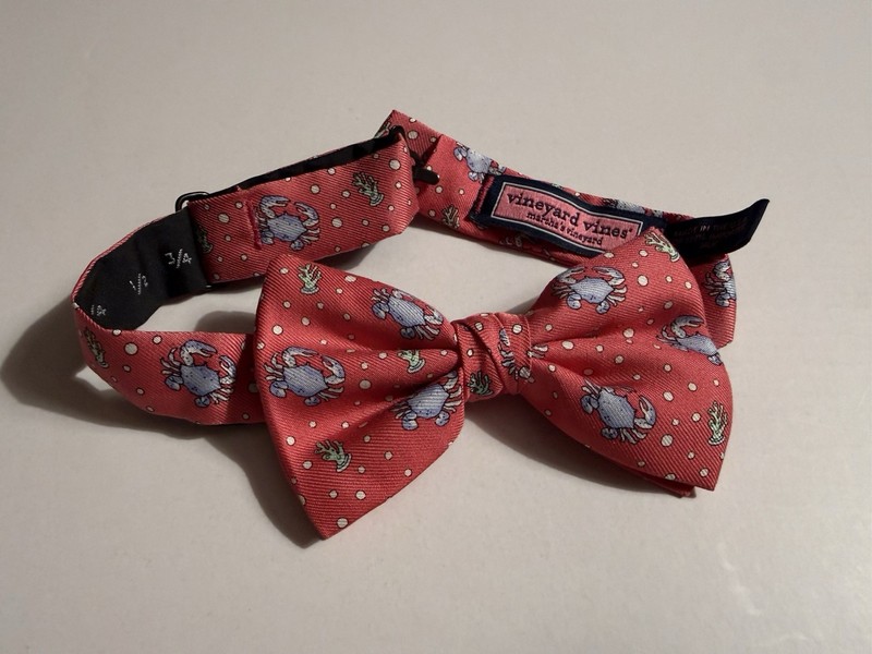 New Toddler Boys Vineyard Vines Crabs  Neck Bow Tie