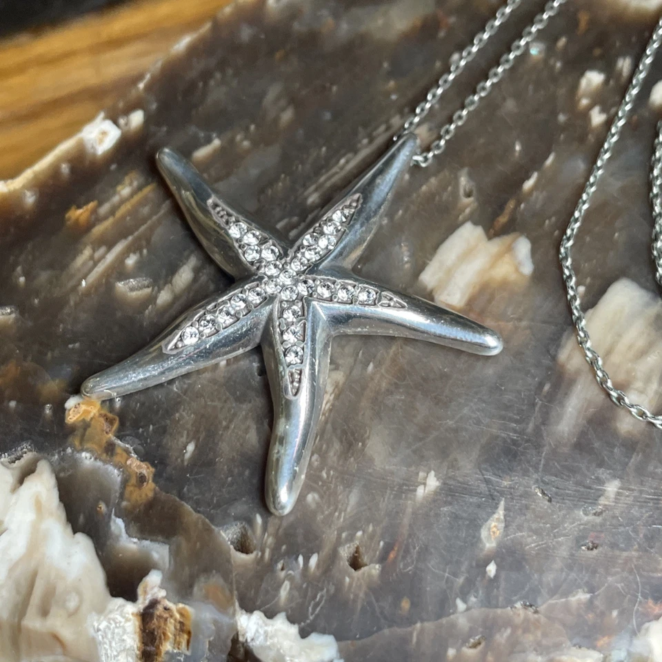 "Collar ajustable Brighton estrella de mar colgante tono plata en 17"""  Foto 4 de 4