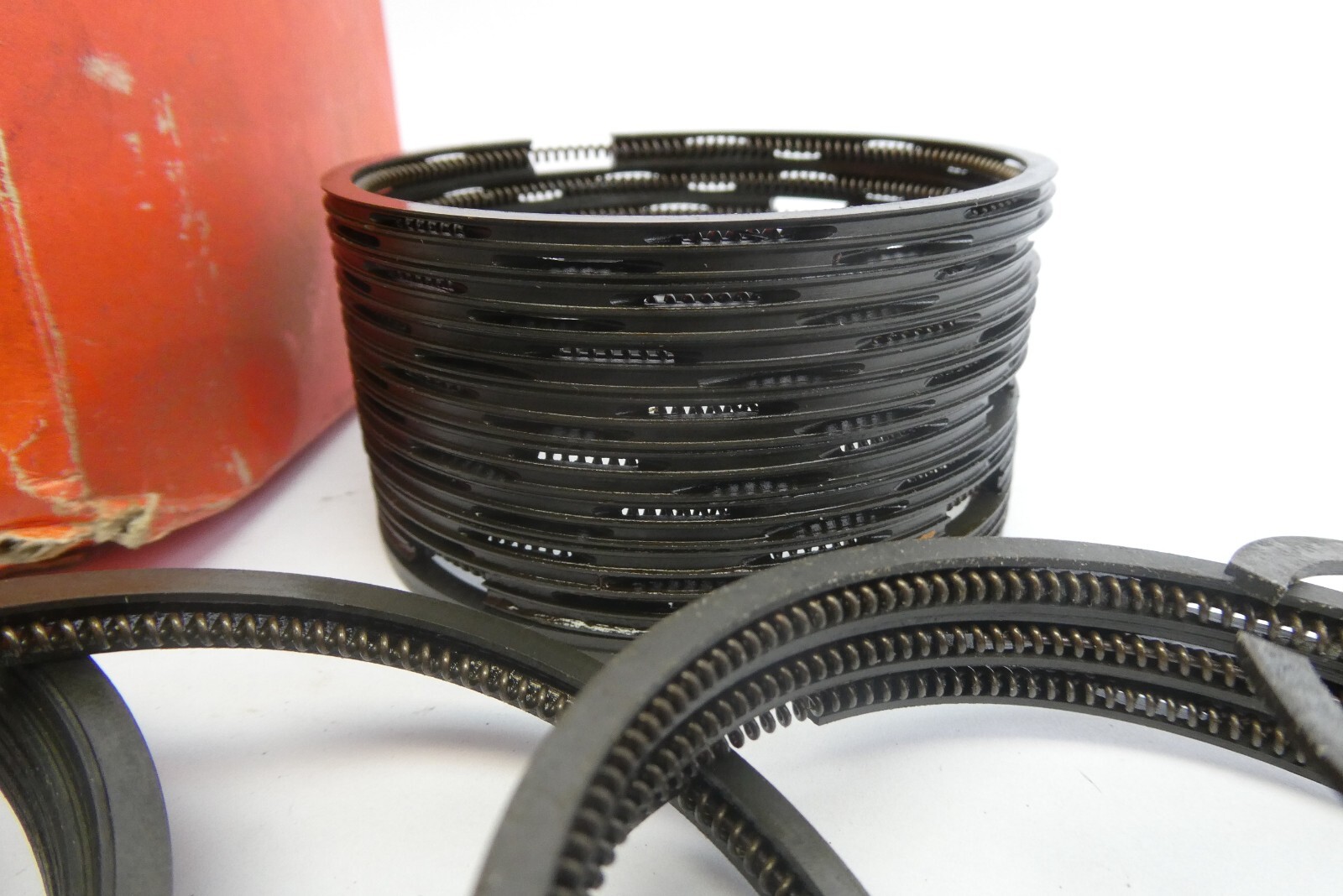 Codice Made in Italy Borgo Diameter 77 Ferrari Piston Oil Rings Parts in Box