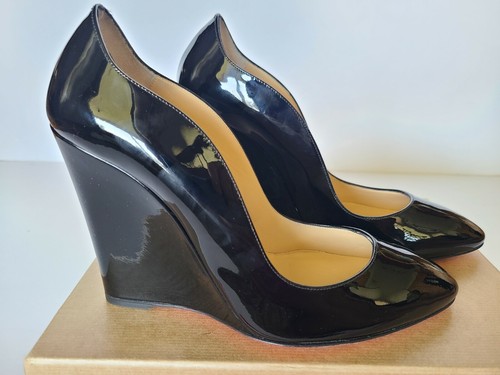 red bottom wedge