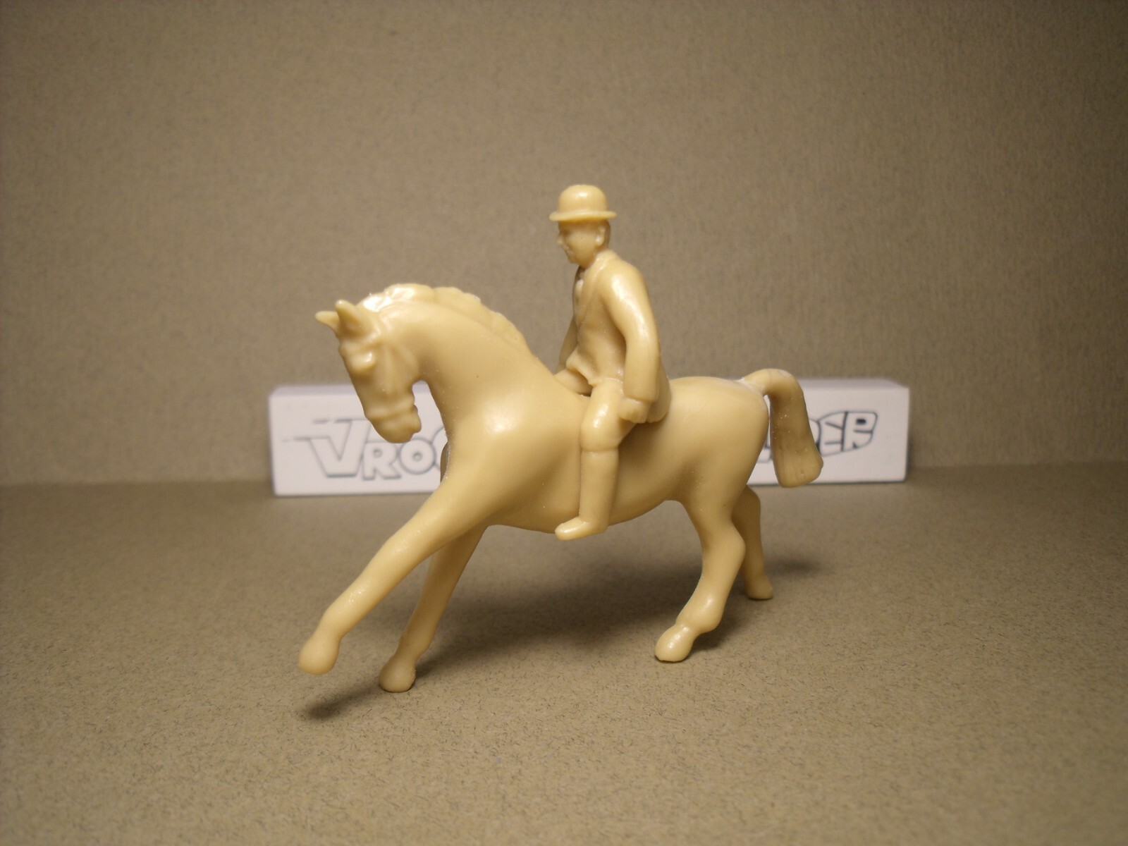 Figurines Bugatti 1/43 d'Ettore et Brouillard Vroom par Heco pour collectionneur de prestige