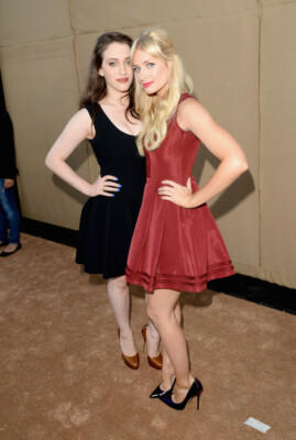 Foto Kat Dennings & Beth Behrs aus ''2 Brooke Girls'' Format 10x15cm glanz #537