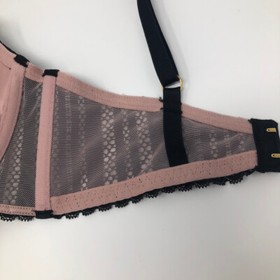 Victorias Secret Lined Plunge Bra Size 34D Black Lace