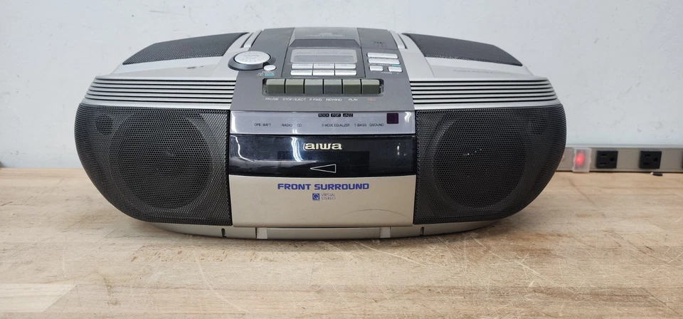 Grabadora de CD/Radio/Cassette AIWA CSD-ED87 con Qsound Boombox - *LEER* USADA Foto 2 de 4