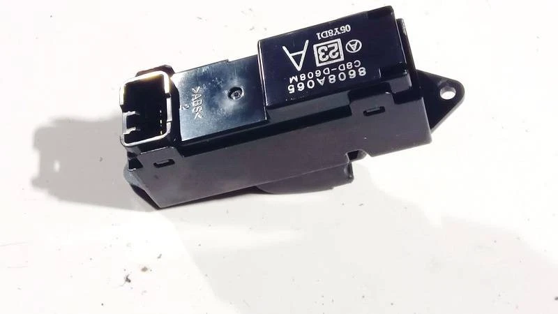 8608a065 Fensterheber schalter c8d-d608m  05y8d1 Mitsubishi Lance DE2413827-54 - Imagem 2 de 4
