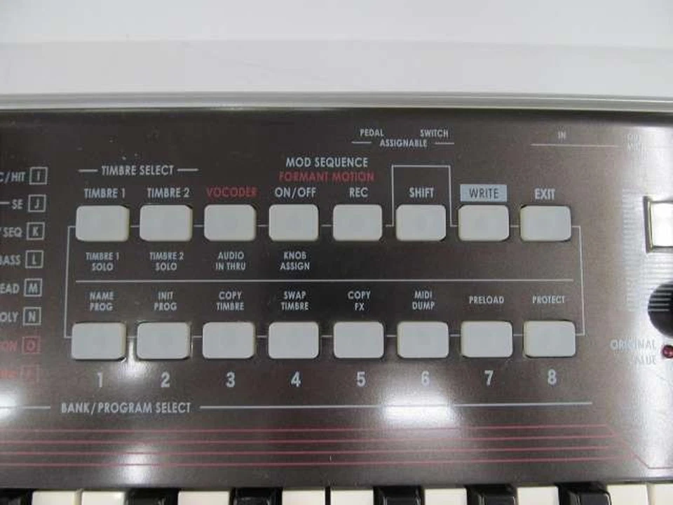 Korg R3 Keyboard Synthesizer Vocoder Tested Working with Adapter Japan - Image 3 of 4