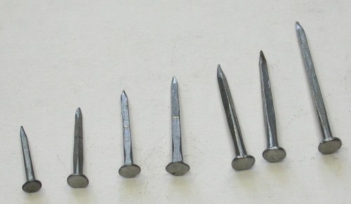 50g geschmiedete Draht Täcks; Drahtstifte Miniatur-, Schusternägel (1910-30) - Picture 2 of 3