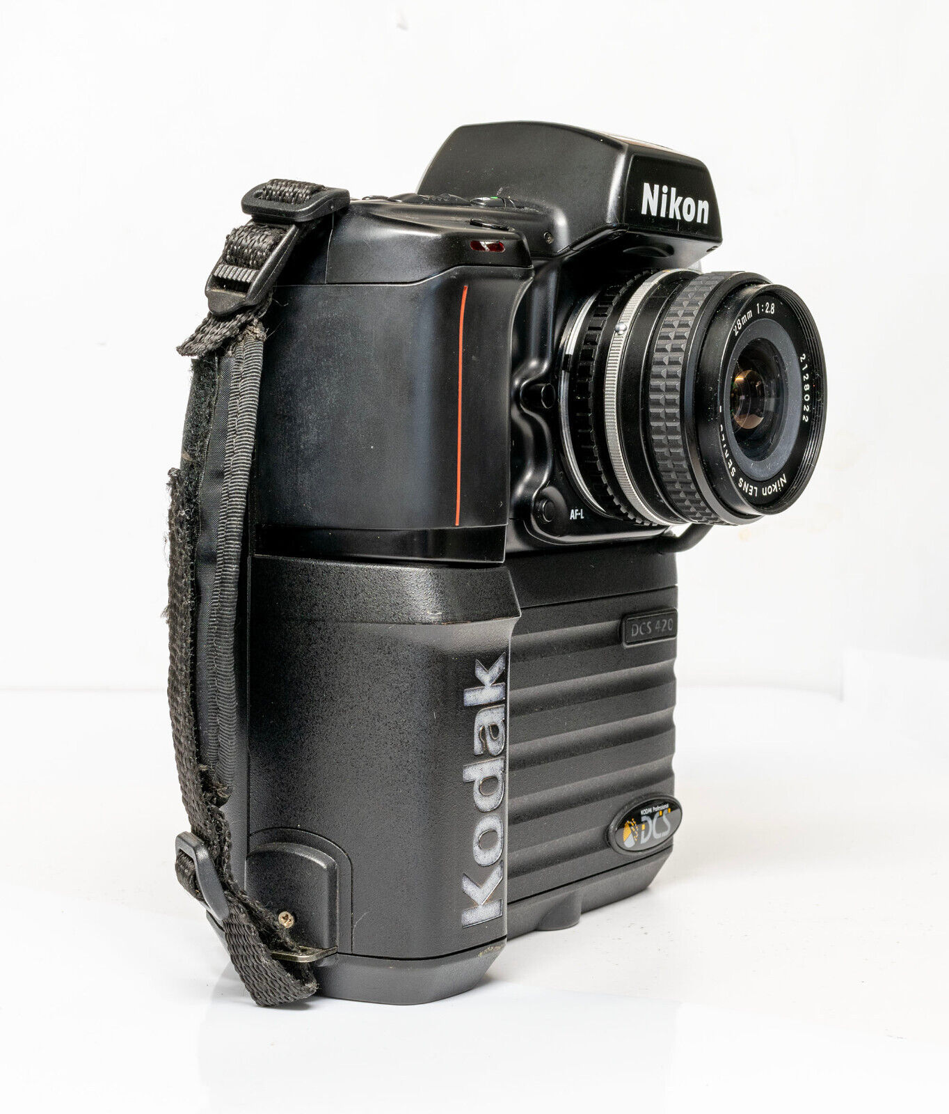 Kodak DCS420 digital camera with Nikon N90s camera, Nikkor E-Series 28mm 1:2,8!
