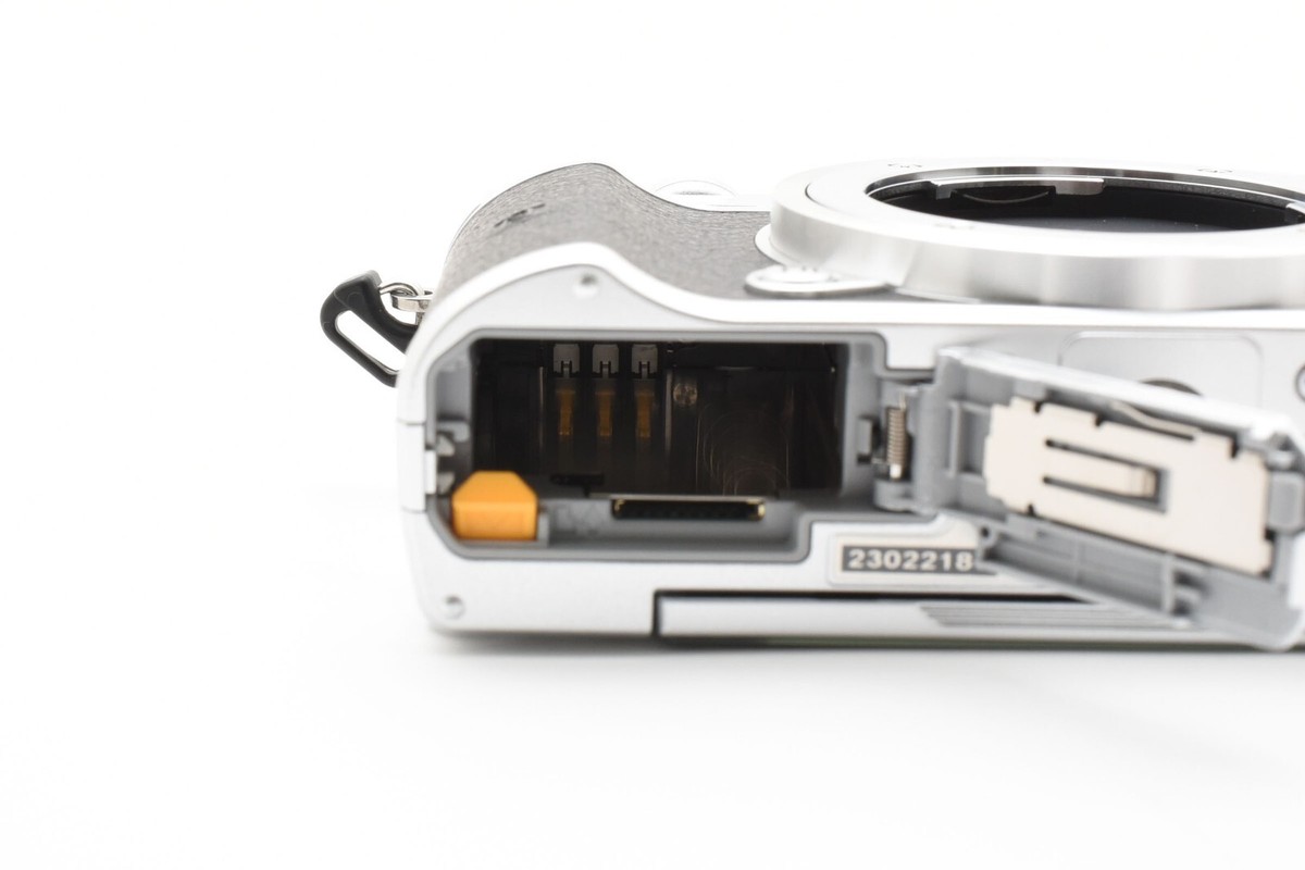Nikon 1　J5　　【ジャンク品】 Exc+++] Nikon 1 J5 20.8MP Digital Camera Body Only From