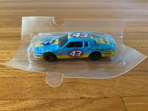   Richard Petty #43 The King 1984 Pontiac Grand Prix Hot Wheels Car New Sealed 