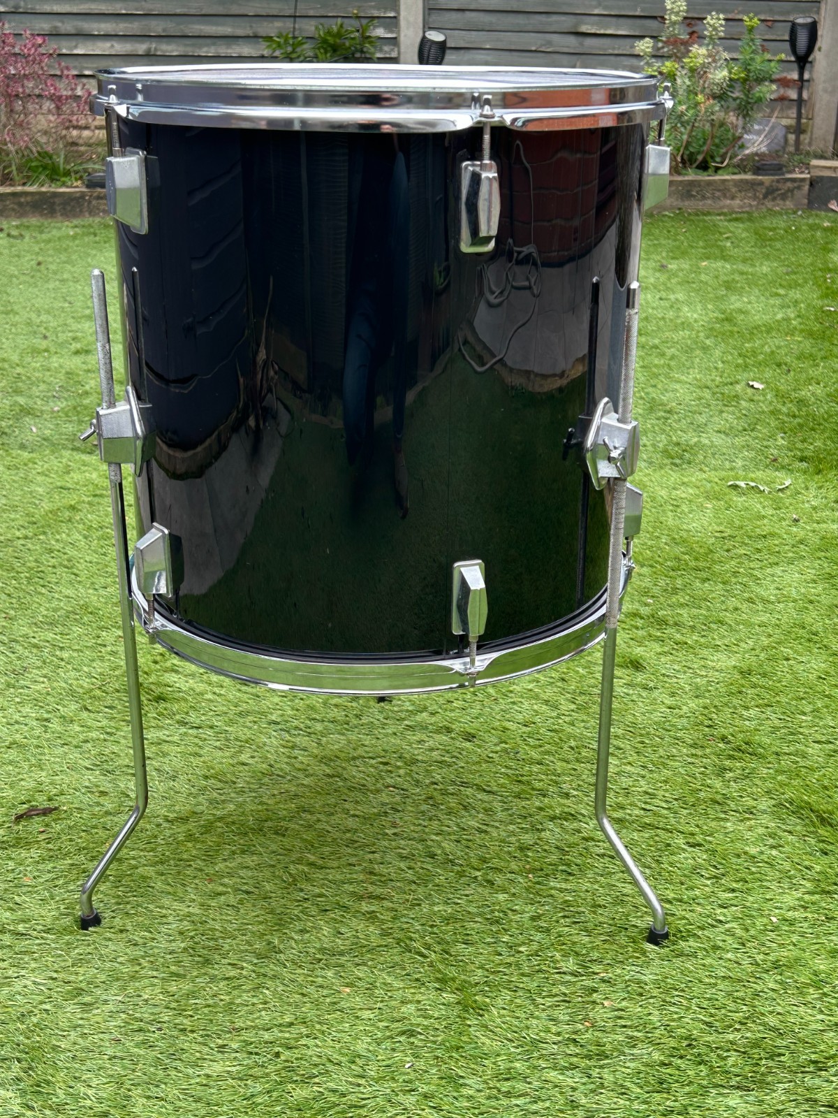 16'' x 16'' Floor Tom drum with Legs - Black photo 11