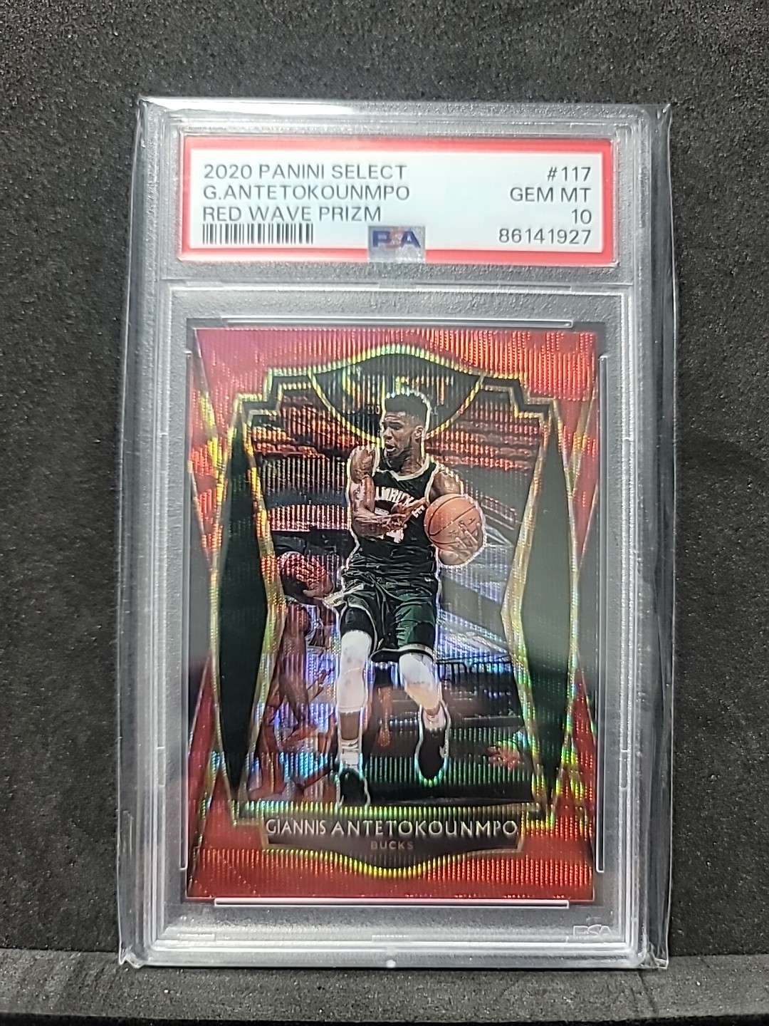 2020 Select Premier Level Giannis Antetokounmpo #117 Red Wave Prizm PSA 10 POP 4