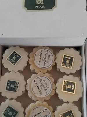 LOT DE 2 BOÎTES DE BOUGIES PARFUMÉES - Photo 1/4