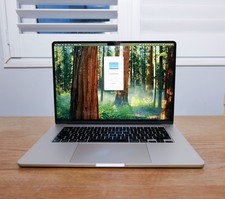 Apple MacBook Air 15” M2 (2023) | 8GB RAM 256GB SSD | Starlight