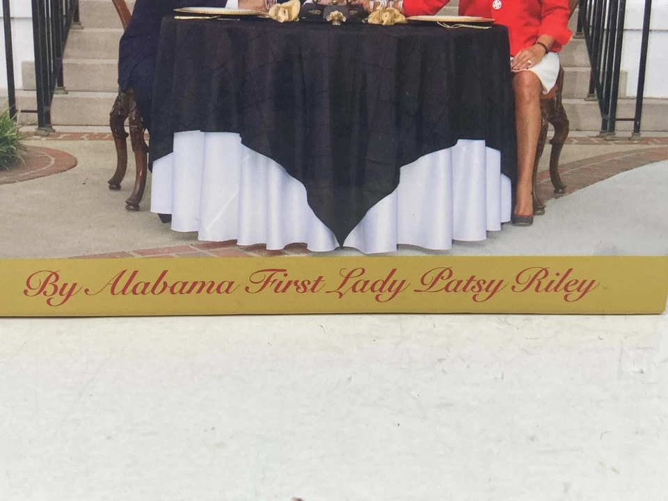 When the Dinner Bell Rings Governor's Mansion AL First Lady Patsy Riley Cookbook - Image 2 of 4