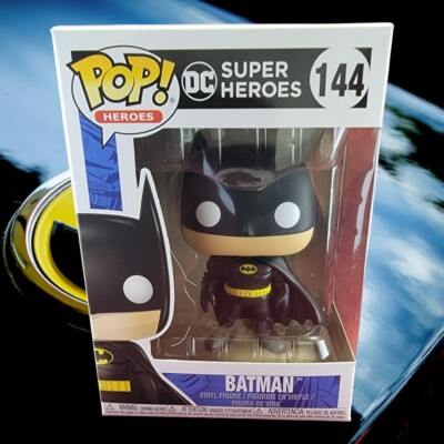 Batman funko 144 (nib)With Pop Protector
