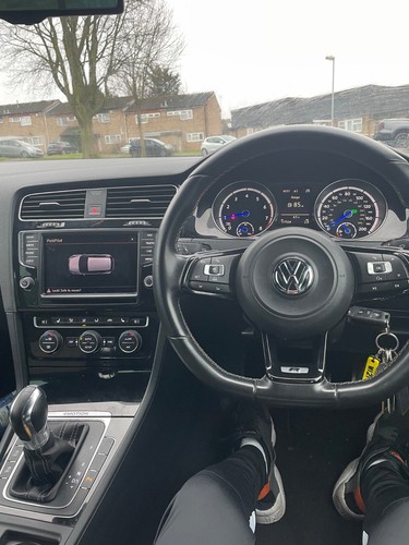 Volkswagen Golf R DSG - Picture 9 of 11
