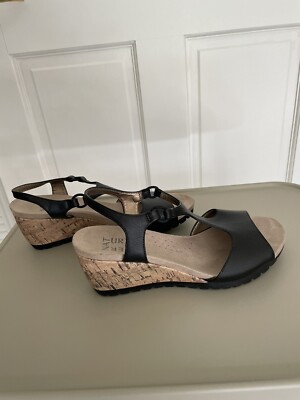Naturalizer Women's Norwood Black T-strap 8M Ankle Strap Wedge