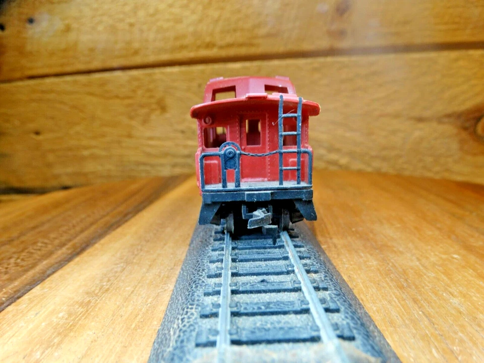 TYCO HO Escala 40' Clementine Rojo y Blanco Ferrocarril Cupula Caboose Foto 3 de 4