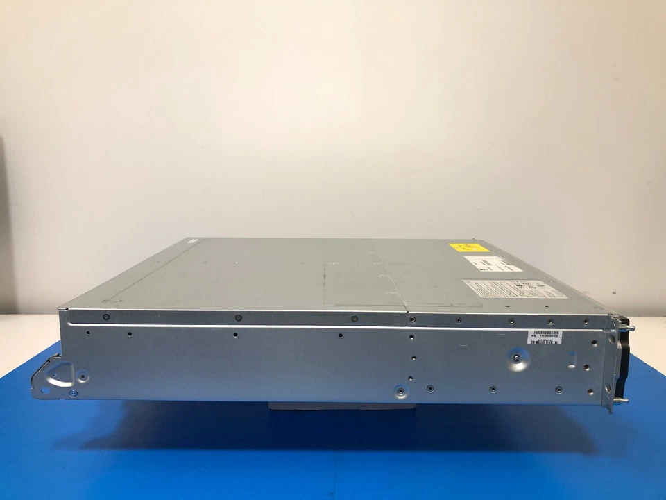 Netapp DS2246 JBOD 24 Bay 2.5" SAS 2x IOM6 6G SAS w/ 24 Trays - Image 3 of 4