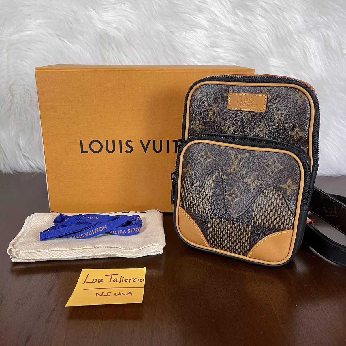 Louis Vuitton, Nigo e Sling Bag