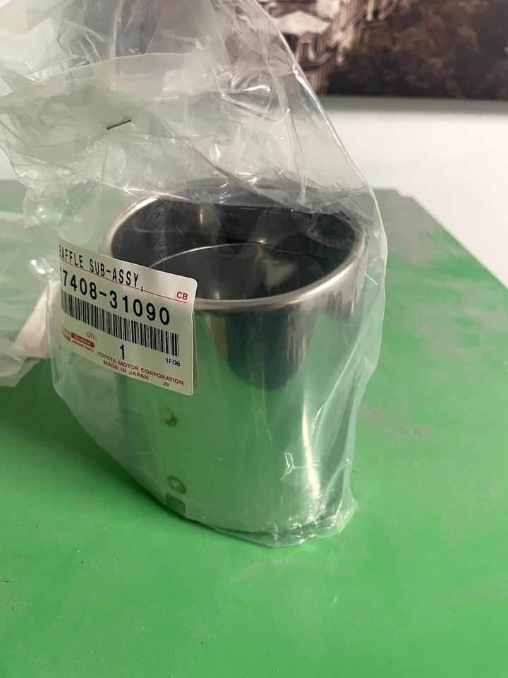 ЗАВОДСКОЕ УДЛИНЕНИЕ ВЫХЛОПНОЙ ТРУБЫ LEXUS ES350 2013-2016 3,5 Л 1740831090 OEM - Изображение 2 из 4