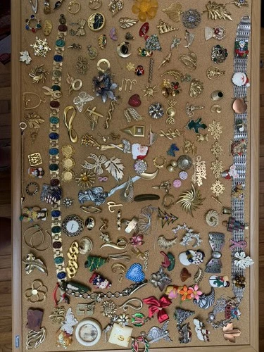 100s Vintage Costume to Fashion Jewelry HUGE Lot Enamel Rhinestone Brooch Pin