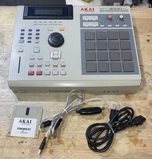 Akai MPC 2000XL Classic MIDI Production Center Sampler Workstation READ