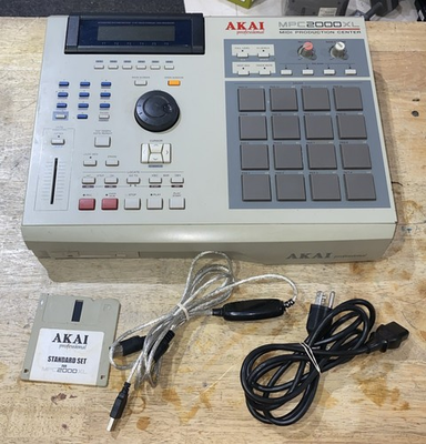 #ad Akai MPC 2000XL Classic MIDI Production Center Sampler Workstation READ $699.99