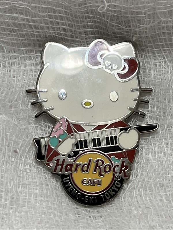 Hard Rock Cafe Hello Kitty Uyeno-Eki Tokyo (2011) Only 200 made!