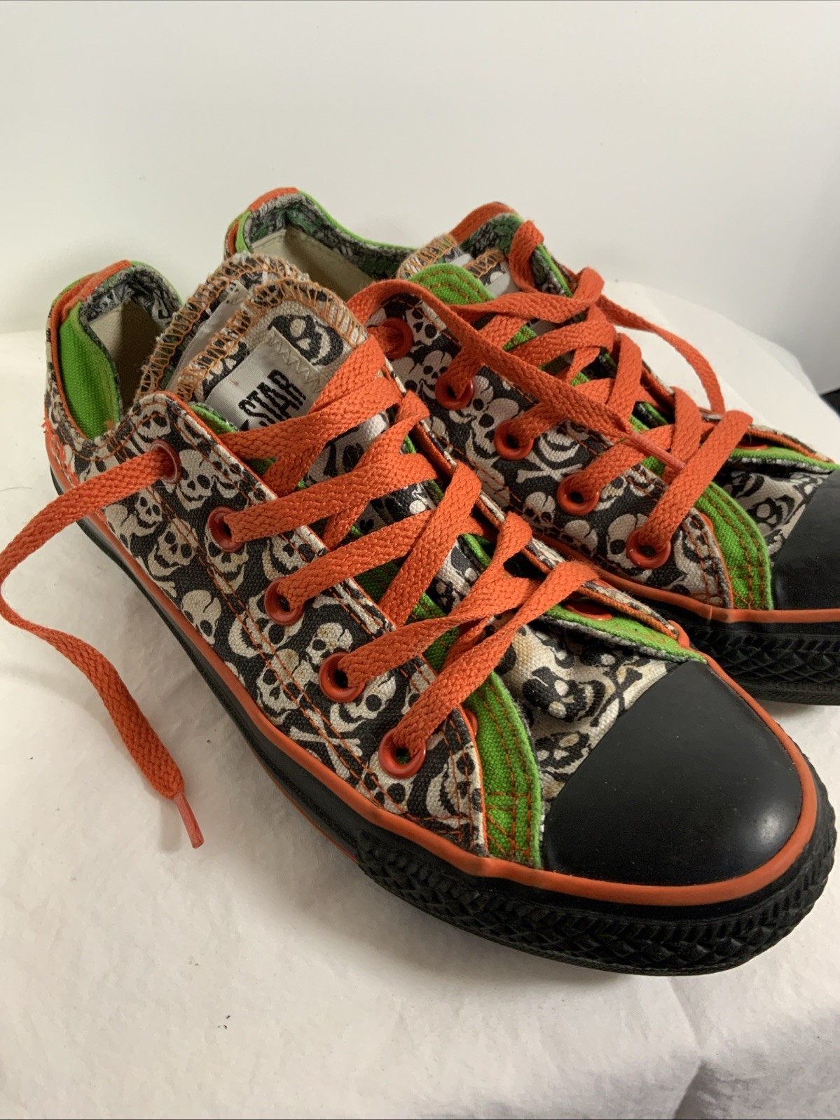 Skull  And Cross Bones Pattern Converse Chuck Tay… - image 2