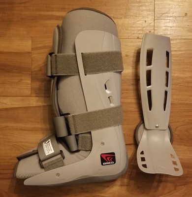 BREG Genesis Full Shell Walker BOOT MEDIUM 3-Strap W/Air Pump ankle support, New