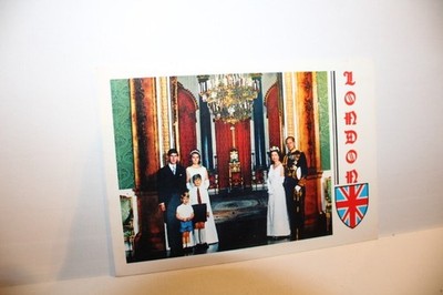 Ansichtskarte Postkarte postcard London  The Royal Familie the Queen and her Fam