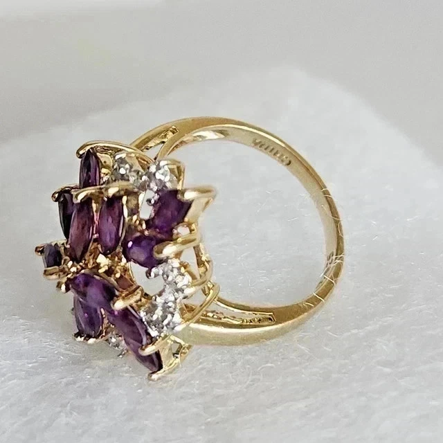 Alianza de boda de cóctel de amatista simulada de corte marquesa de 4 quilates enchapada en oro amarillo de 14 quilates Foto 4 de 4