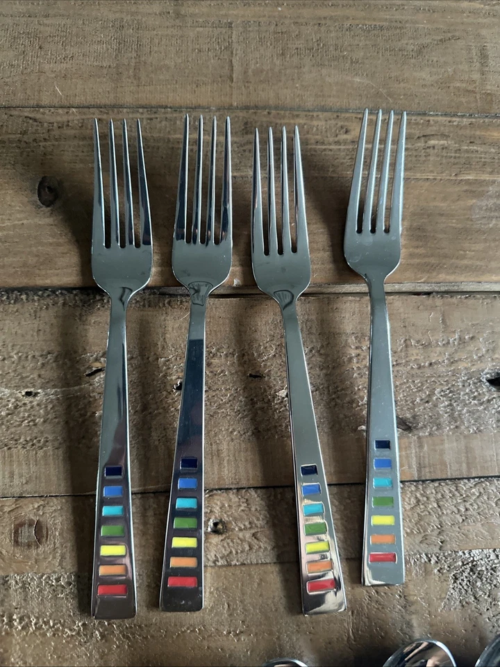 Fiesta Fiestaware Platería Celebración Mascarada Arco Iris Juego de 16 Piezas Foto 4 de 4