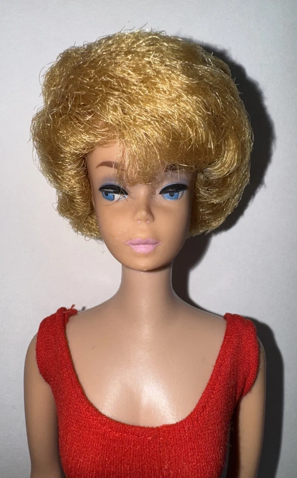 Barbie vintage corte bolha década de 1960 cor chiclete lábios Barbie - Imagem 2 de 4