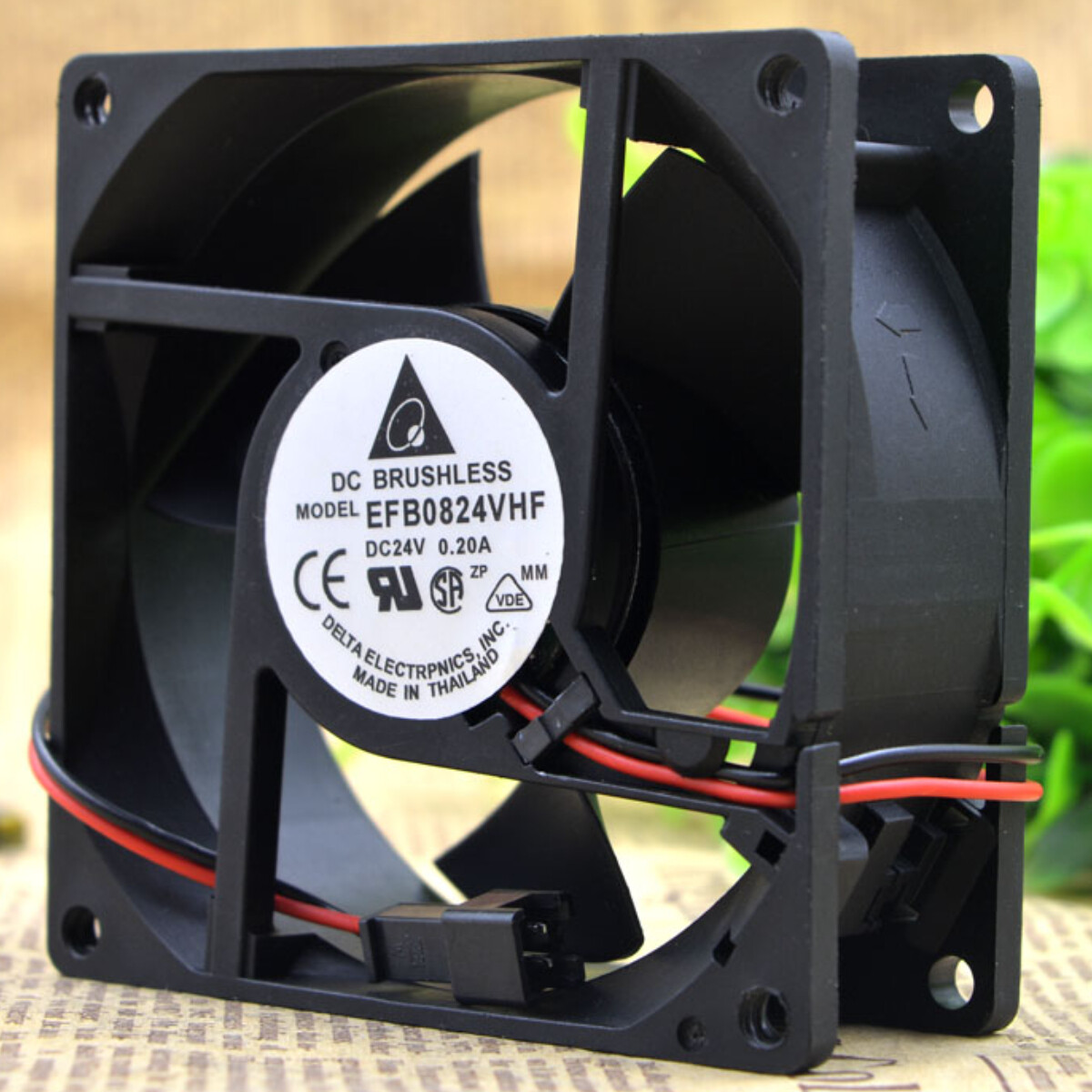 DELTA EFB0824VHF 8CM 8032 24V 0.20A Chassis Industrial Cooling Fan