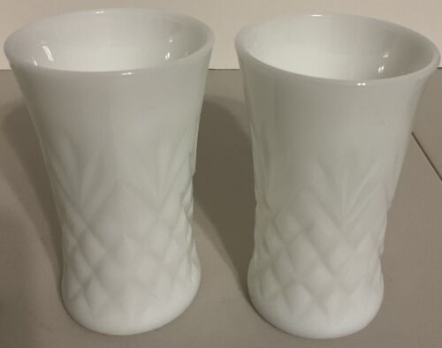 Set Of 3 Vintage Milk Glass Tumblers Diamond Pattern 1 Flawed - Picture 4 of 6