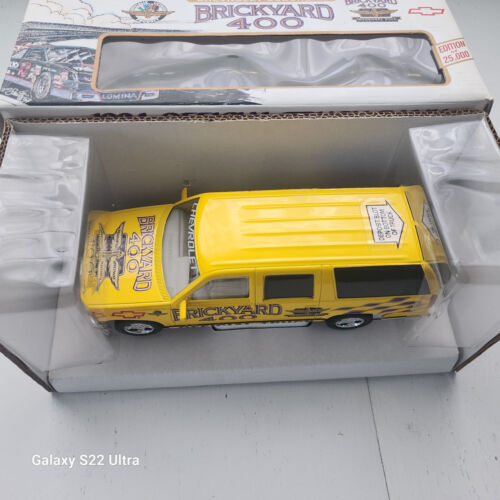 1994 INDY SPEEDWAY INAUGURAL RACE 8/6/1994 DEALER INCENTIVE SUBURBAN 1/400 - Picture 2 of 5