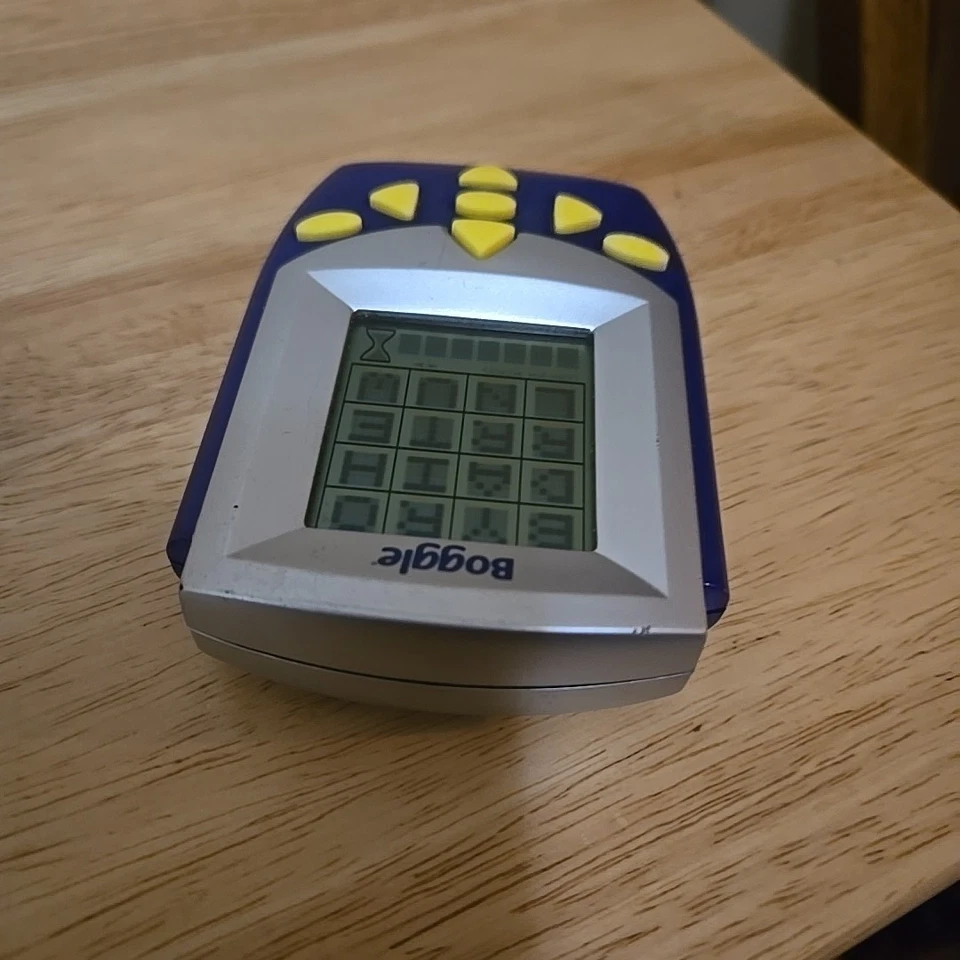 Boggle Electronic Hand Held 3 Minute Word Search Game Hasbro 2002 Tested Works - Image 3 of 4