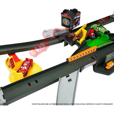 Disney und Pixar Cars Piston Cup Action Speedway Spielset - Bild 5 von 6