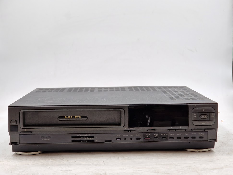 PhilipsVR502/13VCR-Working,Scratches
