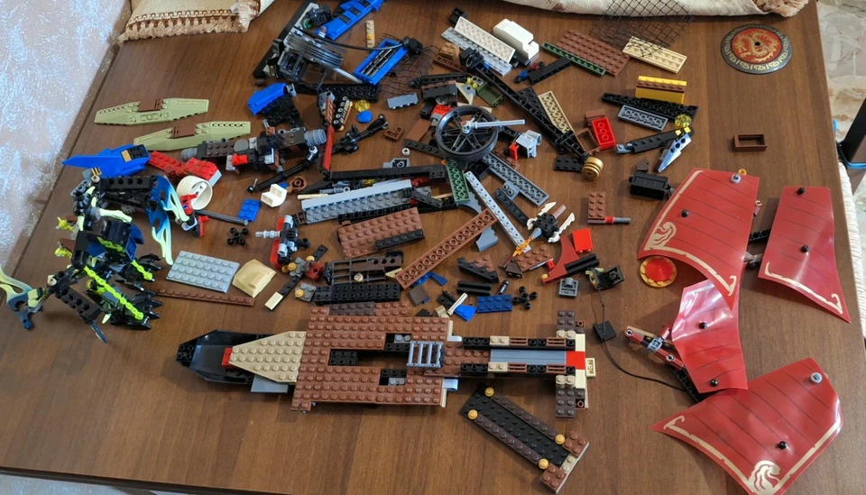 LEGO Ninjago 70738 Final Flight of Destiny's Bounty, foto 1 di 5