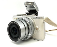   Exc 5 / 3562 Shots  Olympus PEN E-PL8 / 14-42mm Lens Camera Body English TESTED