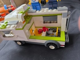 Lego City Camper 7639 & Tow Truck 7638 Incomplete but NICE